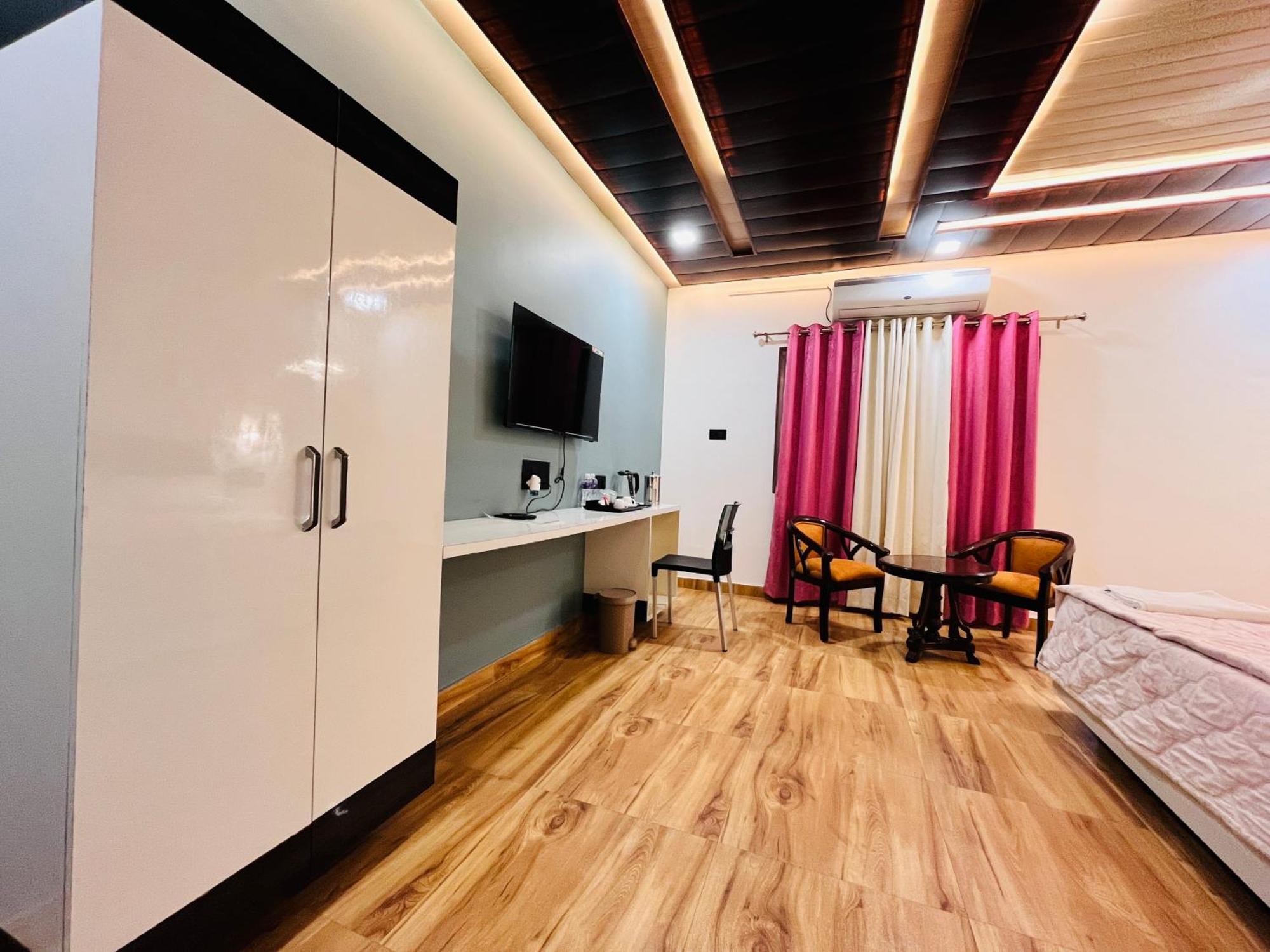 Hotel Buddha Park, Paharia, فاراناسي المظهر الخارجي الصورة